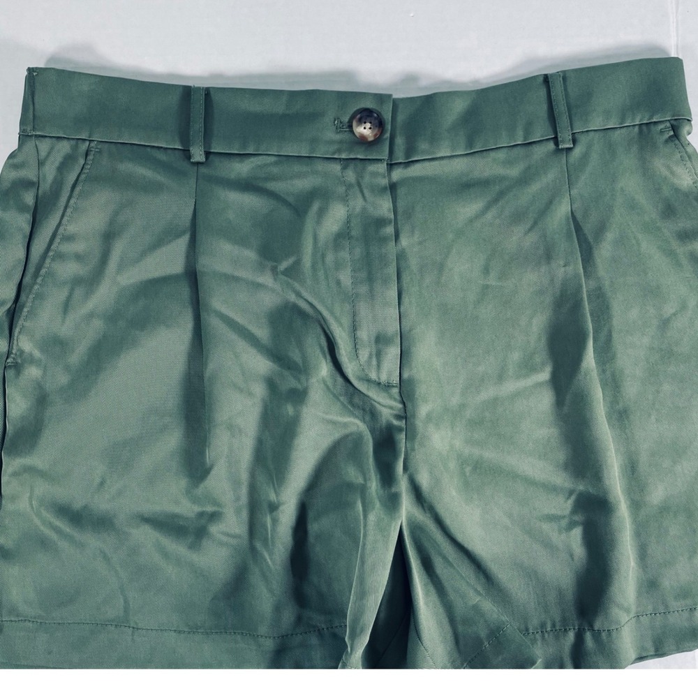 LOFT Womens Pleated Pull On Shorts Olive Green Lyocell Size 14 Elastic Waist - Picture 4 of 8